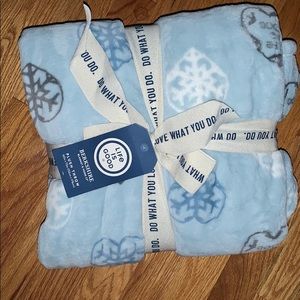 Life is Good NWT Plush Throw 60x70”